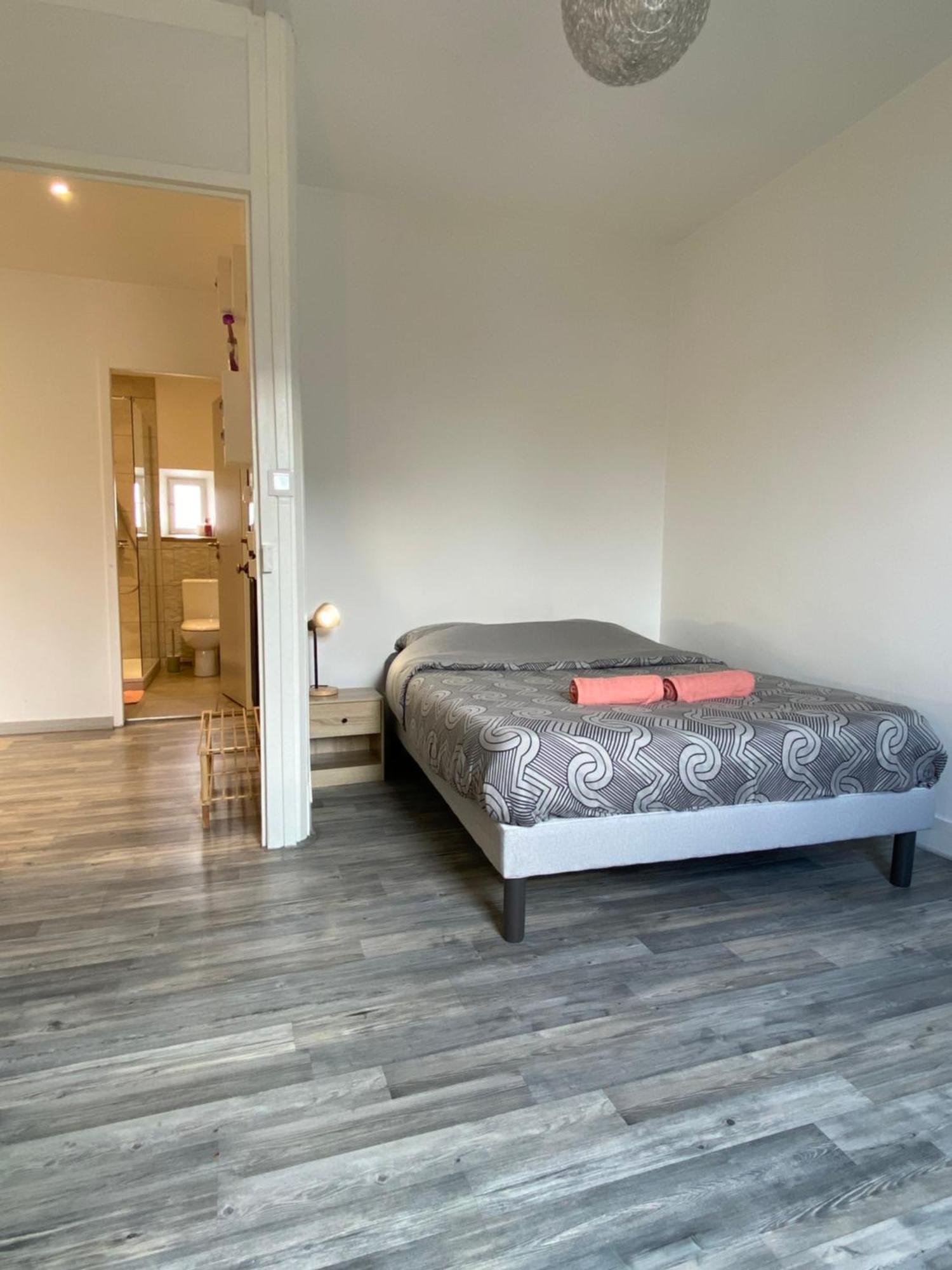 Verger - Parking Gratuit - Calme Chambery Luaran gambar